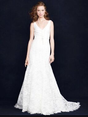 Elegant off White Lace V-Neck Wedding Dress